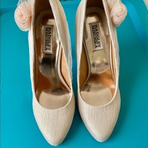 Badgley Mischka Silk wrap heels sz 8